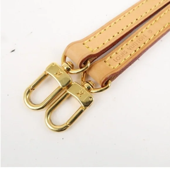 Flawless Louis Vuitton Pochette accessories crossbody shoulder with strap! - Picture 3 of 15